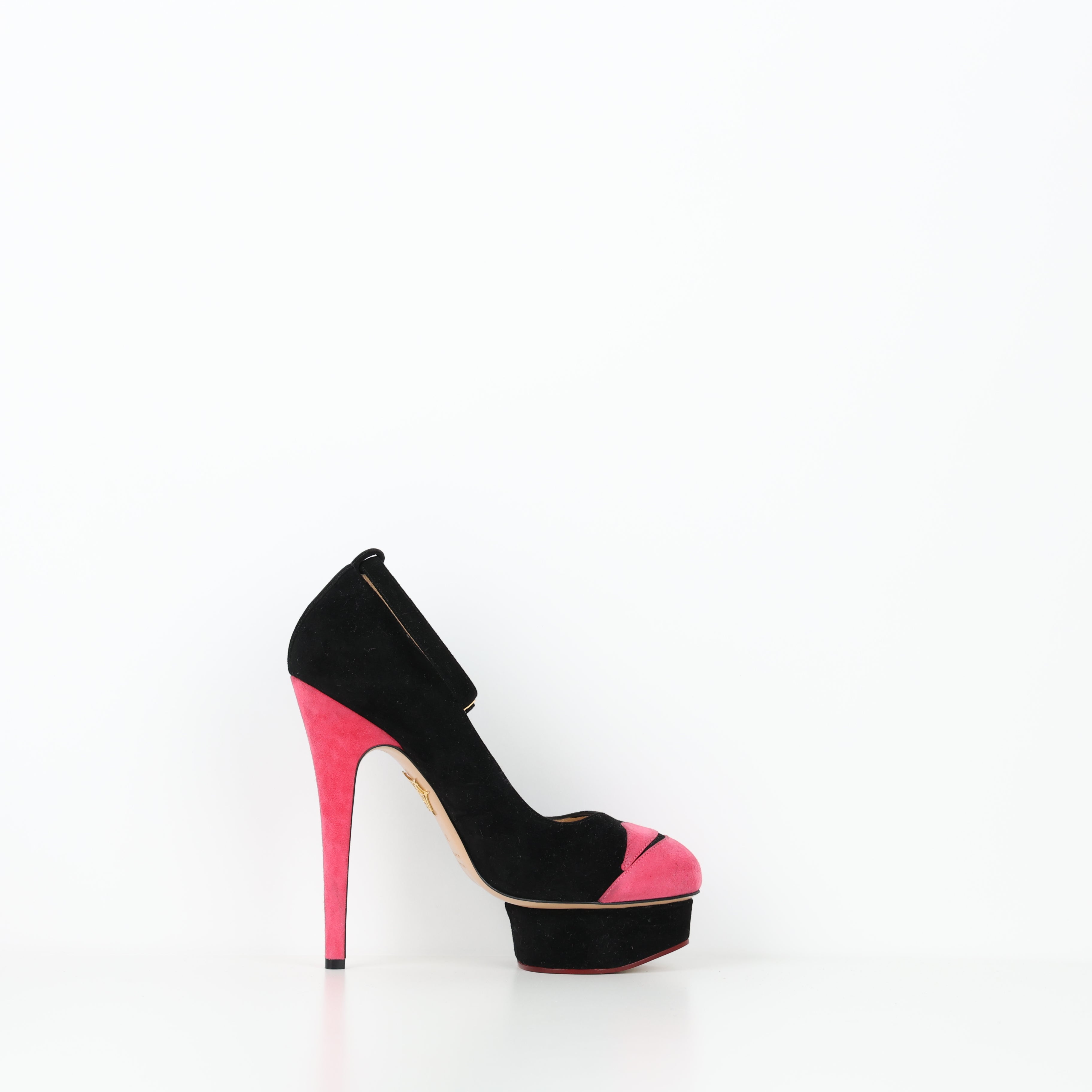 Heels , Shoe Size 38